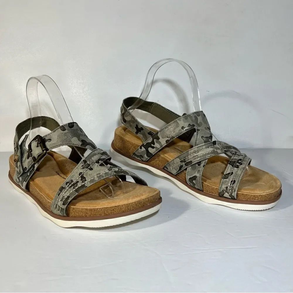 Clarks Collection Brynn Step Adjustable Sandals - Picture 3 of 6